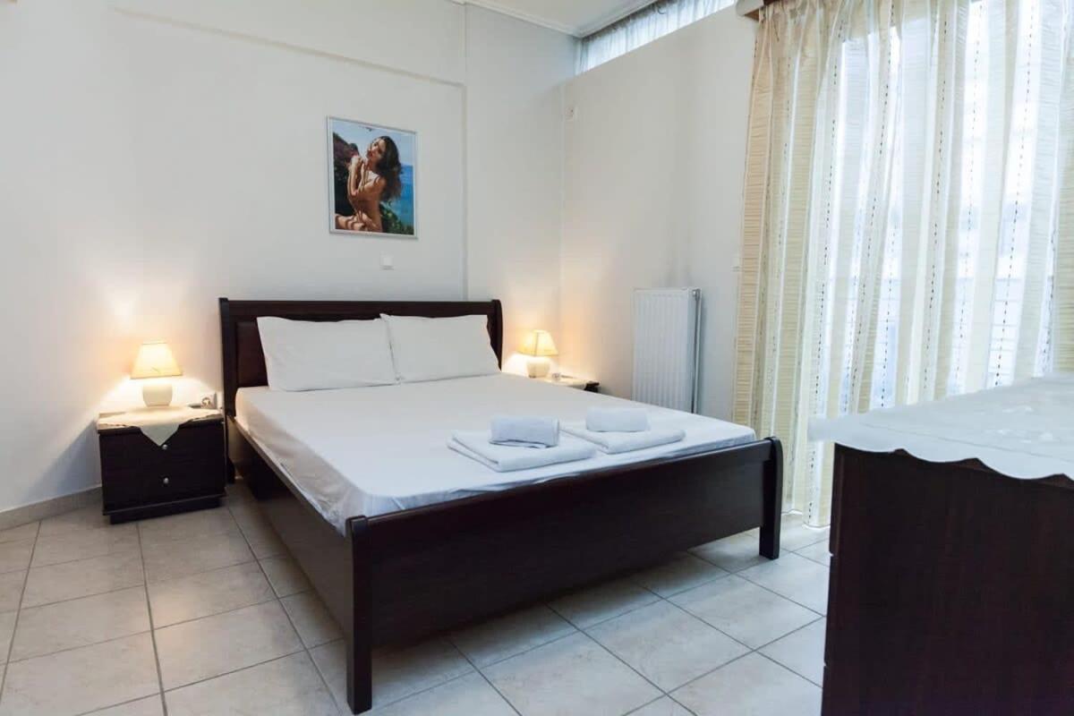 Scenic Balcony Apt In Vibrant Petralona เอเธนส์ ภายนอก รูปภาพ