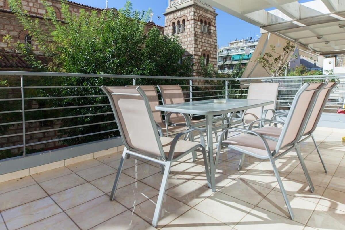 Scenic Balcony Apt In Vibrant Petralona เอเธนส์ ภายนอก รูปภาพ