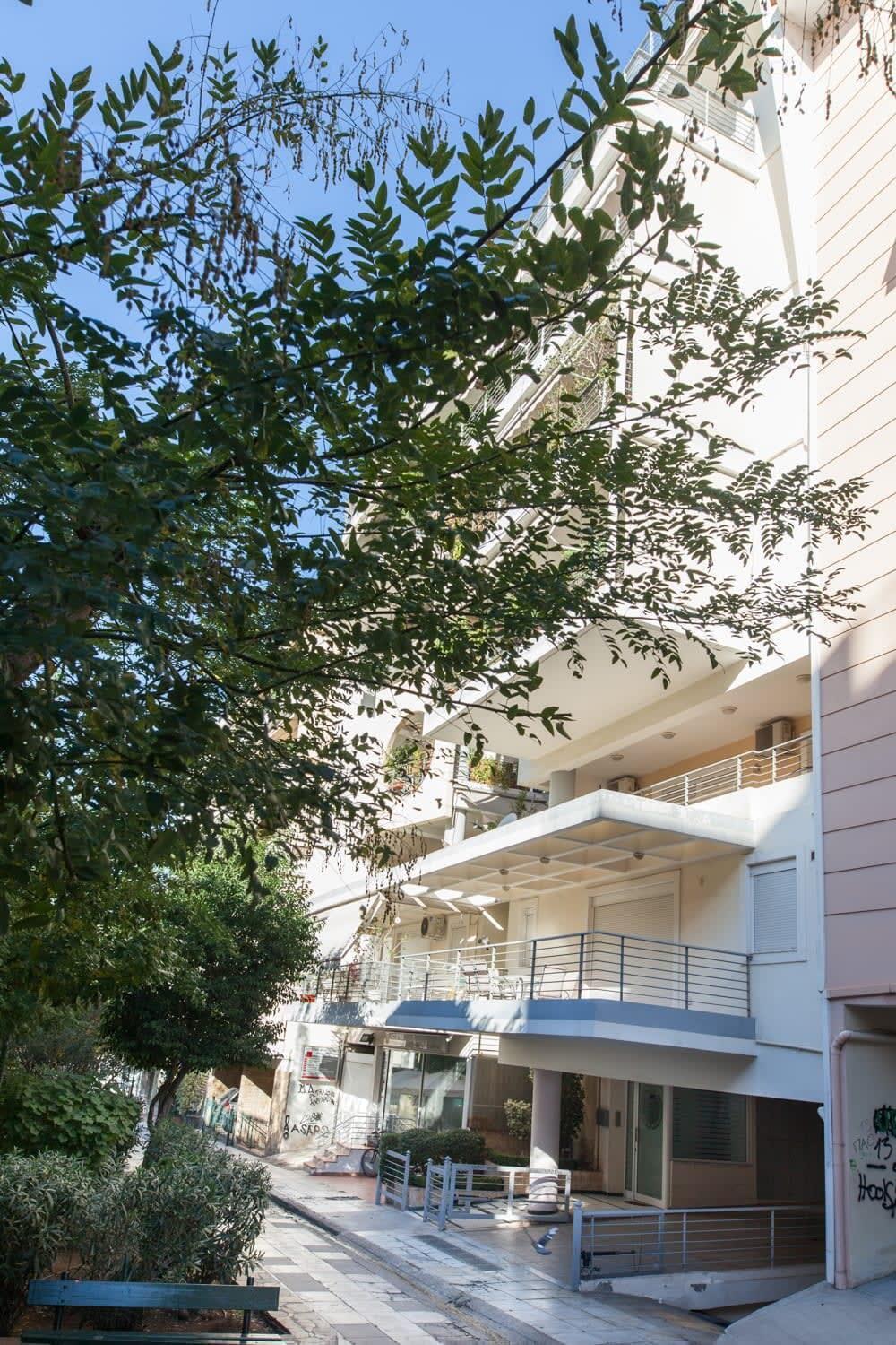 Scenic Balcony Apt In Vibrant Petralona เอเธนส์ ภายนอก รูปภาพ